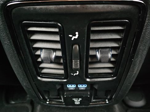 Used 2020 Jeep Grand Cherokee Limited AWD/4WD image 11