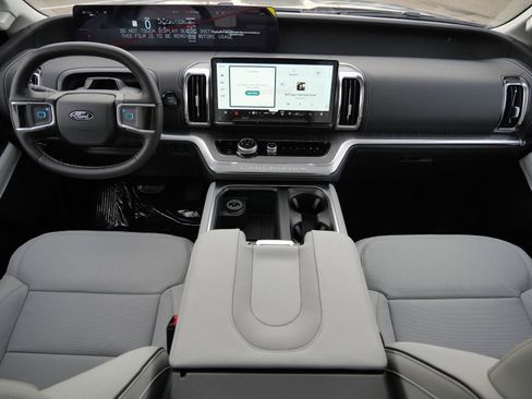 New 2026 Ford Expedition Platinum w/ Platinum Ultimate Package image 10