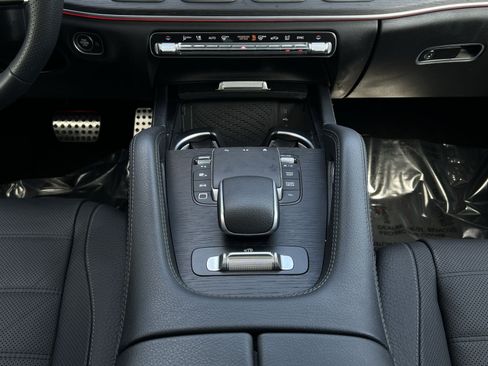 Used 2025 Mercedes-Benz GLS 450 4MATIC image 21