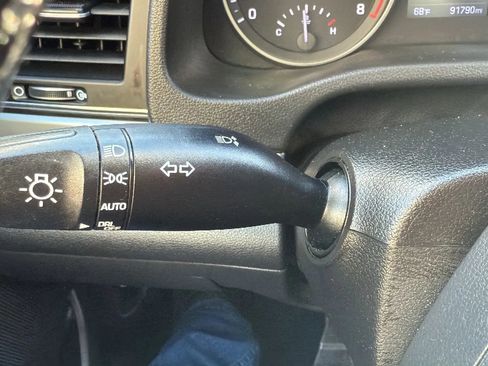 Used 2017 Hyundai Elantra Value Edition image 14