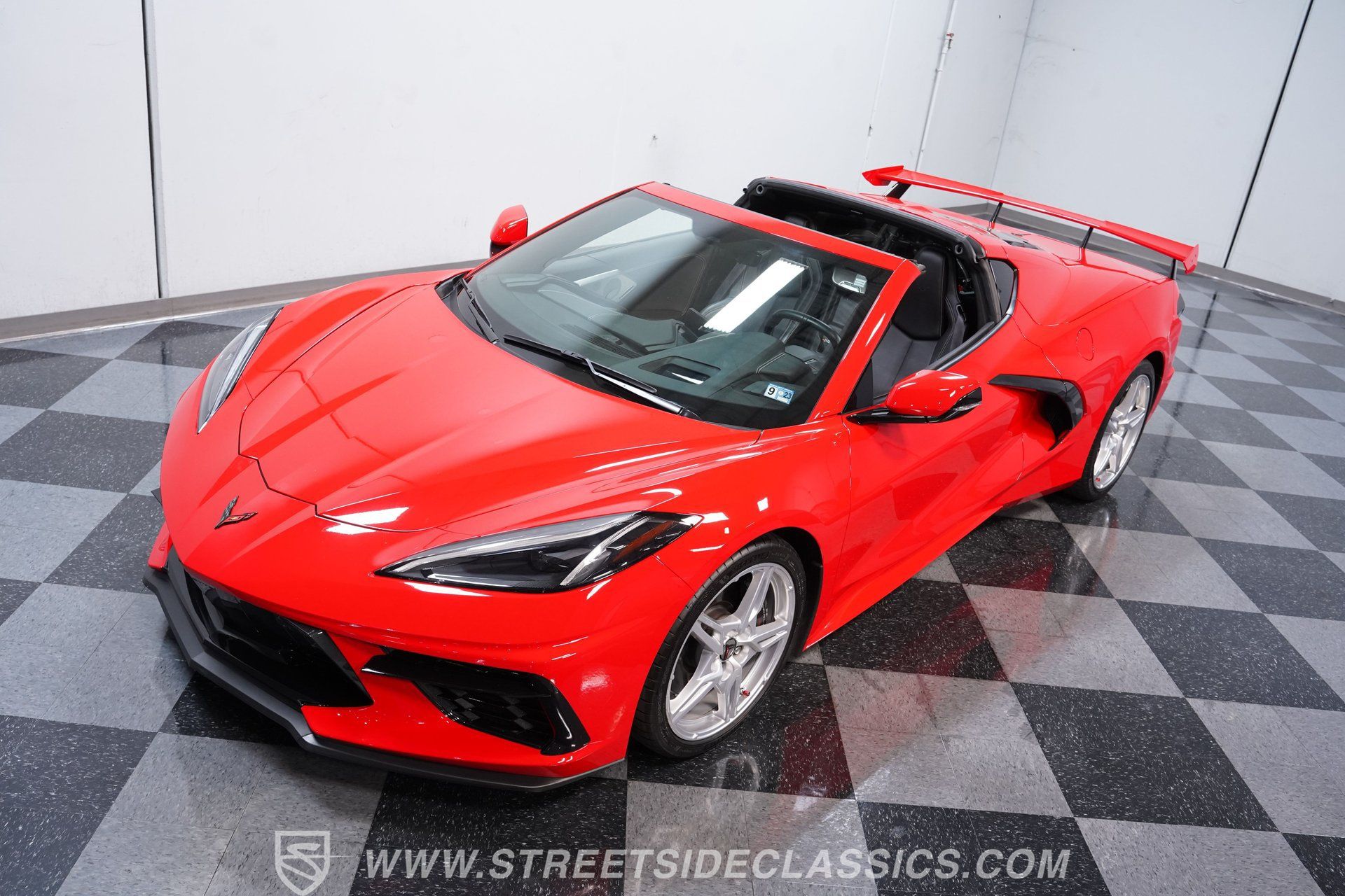 Used 2021 Chevrolet Corvette Stingray Preferred Cpe w/ Z51 Performance Package RWD image 17