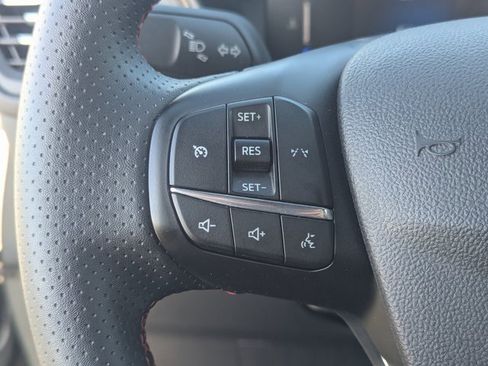 Used 2025 Ford Escape ST-Line image 18