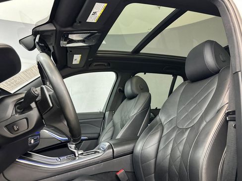 Used 2023 BMW X5 xDrive40i w/ M Sport Package image 15