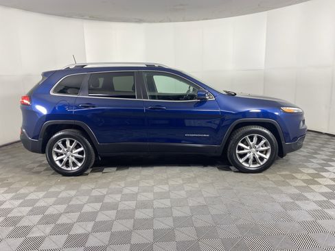 Used 2018 Jeep Cherokee Limited image 7