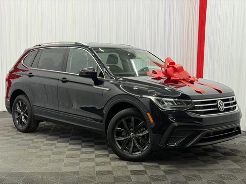 Used 2023 Volkswagen Tiguan SE AWD/4WD image 1