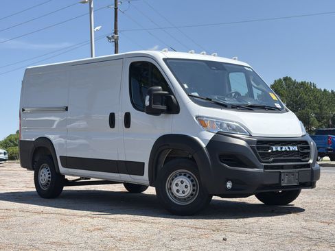 Used 2025 RAM ProMaster 2500 w/ Convenience Group FWD image 2