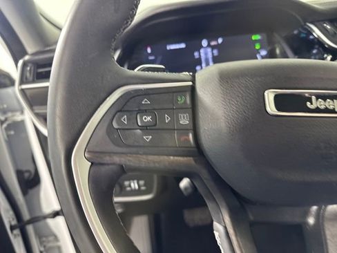 Used 2023 Jeep Grand Cherokee 30th Anniversary image 15