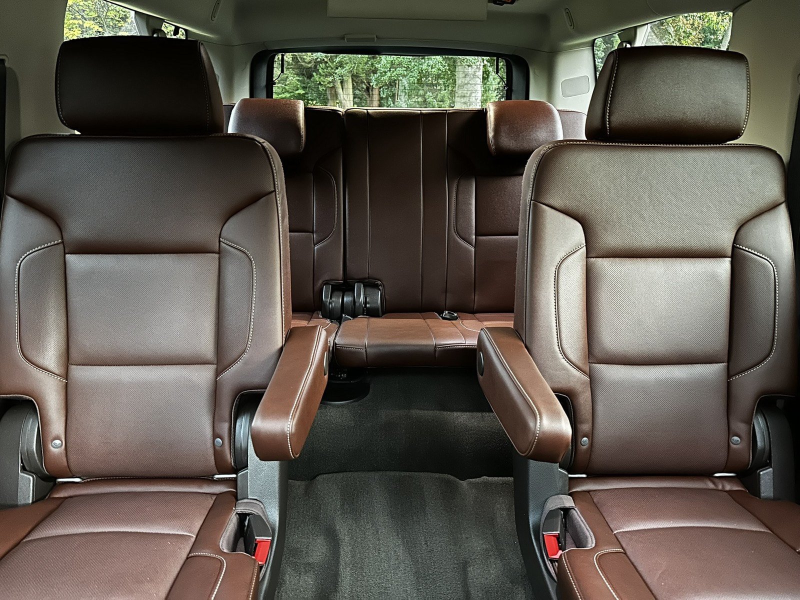 Used 2018 Chevrolet Suburban Premier AWD/4WD image 18