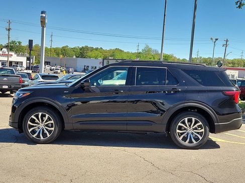 New 2026 Ford Explorer ST-Line AWD/4WD image 3