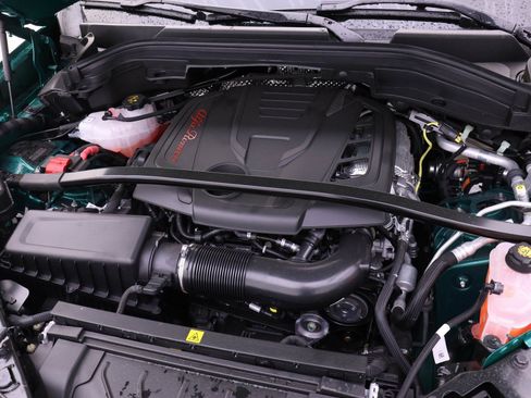 New 2025 Alfa Romeo Stelvio Sprint AWD/4WD image 16