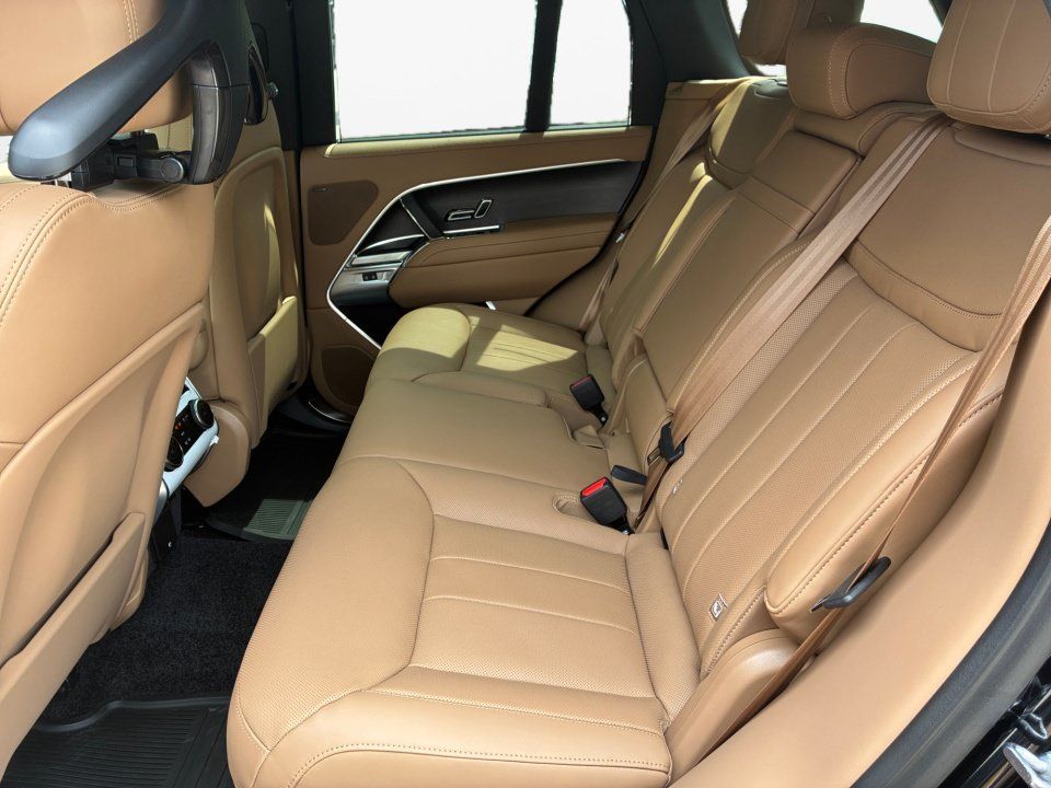 New 2026 Land Rover Range Rover SE AWD/4WD image 13