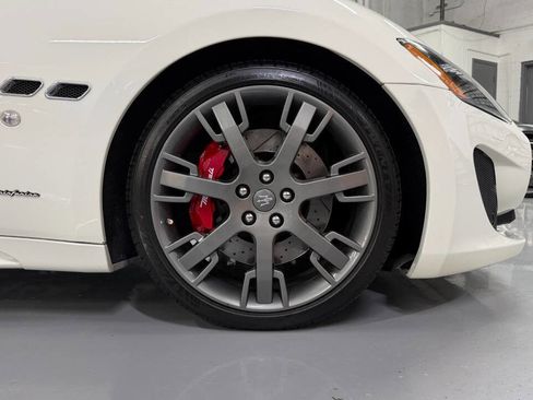 Used 2016 Maserati GranTurismo Sport image 32
