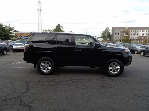 Used 2017 Toyota 4Runner 4WD image 8