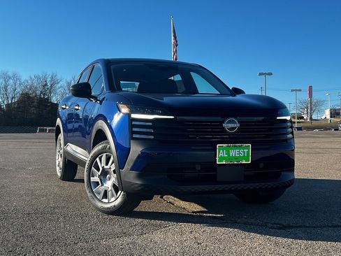 New 2026 Nissan Kicks S image 2