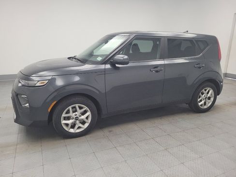 Used 2022 Kia Soul LX w/ Technology Package image 2
