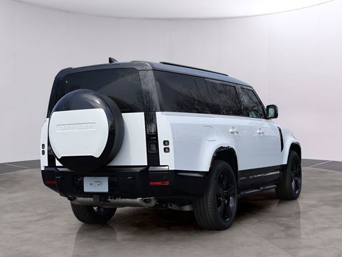 New 2026 Land Rover Defender 130 X-Dynamic SE AWD/4WD image 7