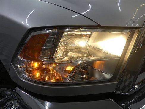 Used 2016 RAM 2500 Tradesman w/ Chrome Appearance Group image 12