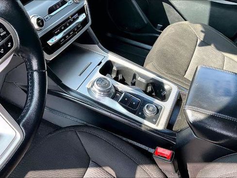 Certified 2023 Ford Explorer XLT AWD/4WD image 14