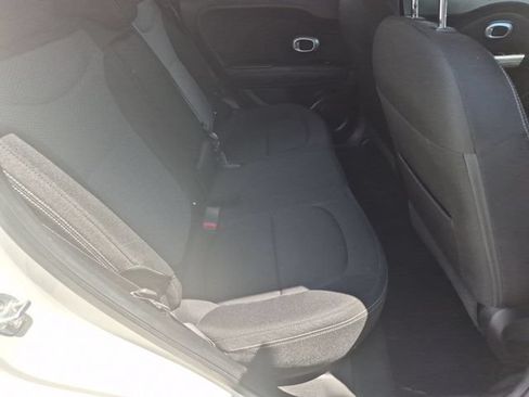 Used 2018 Kia Soul + FWD image 23