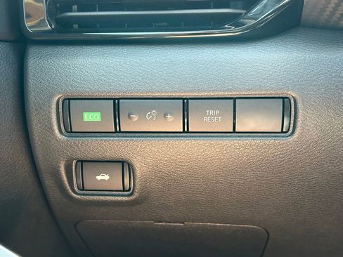 Certified 2024 Nissan Sentra SR w/ Trunk Package FWD image 31
