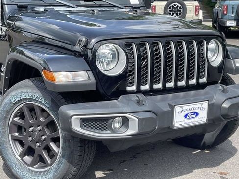 Used 2022 Jeep Gladiator Overland w/ Cold Weather Group AWD/4WD image 2
