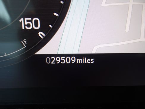 Certified 2024 Land Rover Defender 110 S AWD/4WD image 31