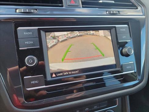 Used 2021 Volkswagen Tiguan S image 21