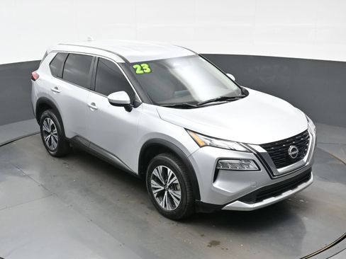 Used 2023 Nissan Rogue SV AWD/4WD image 40