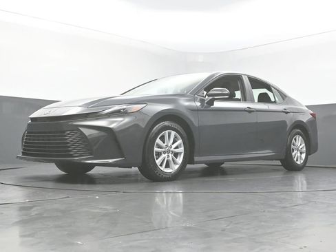 Used 2026 Toyota Camry LE FWD image 54