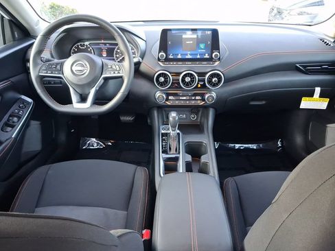 Used 2025 Nissan Sentra SR FWD image 16