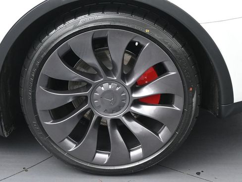 Used 2023 Tesla Model Y Performance AWD/4WD image 11