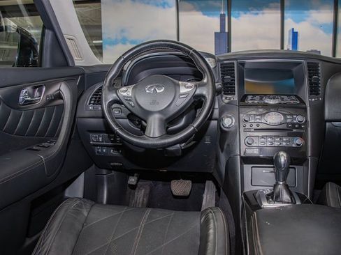 Used 2011 INFINITI FX35 Base w/ Premium Pkg image 16