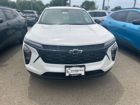 New 2026 Chevrolet Trax LT w/ Driver Confidence Package FWD image 2