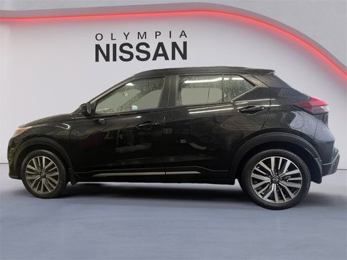 Used 2023 Nissan Kicks SR w/ SR Premium Package image 2