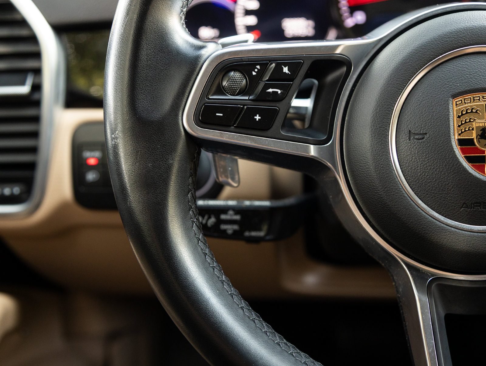 Certified 2023 Porsche Cayenne Coupe AWD/4WD image 15