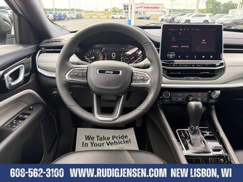 Used 2025 Jeep Compass Limited AWD/4WD image 13
