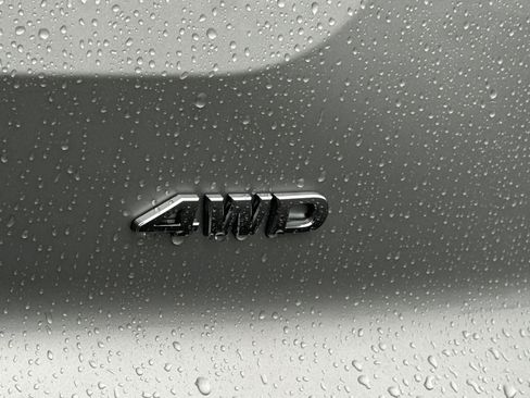 New 2025 Nissan Pathfinder SV image 27