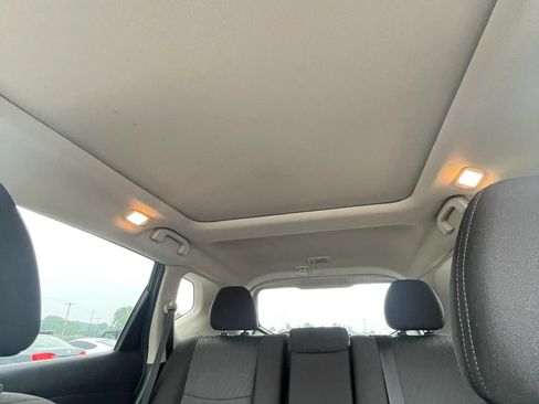 Used 2018 Nissan Rogue SV w/ Sun & Sound Touring Package AWD/4WD image 20