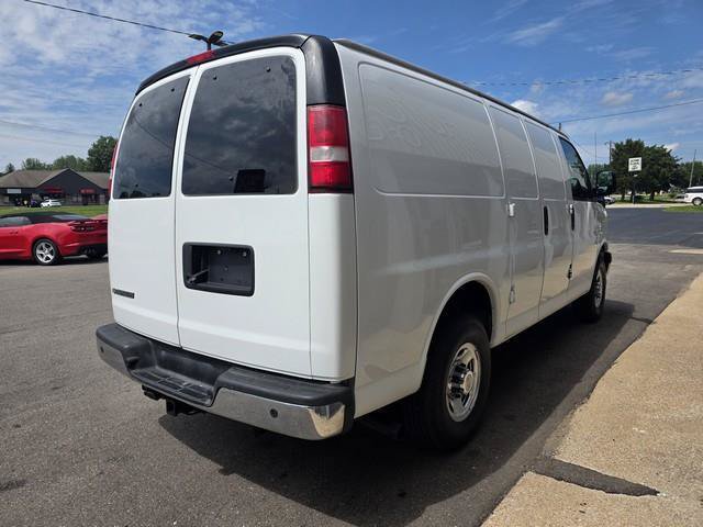 Used 2017 Chevrolet Express 3500 RWD image 7