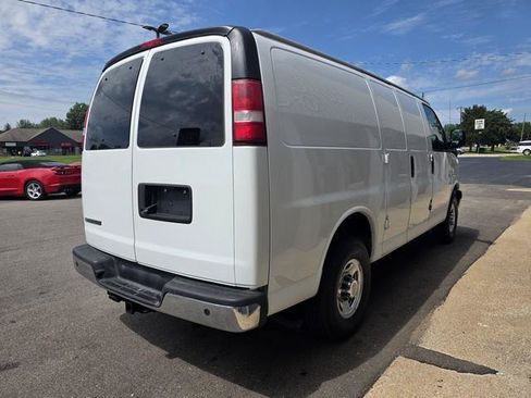 Used 2017 Chevrolet Express 3500 RWD image 7