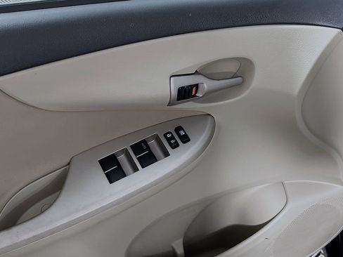 Used 2011 Toyota Corolla LE image 17