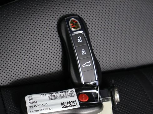 New 2026 Porsche Cayenne GTS AWD/4WD image 23