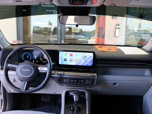 Used 2025 Hyundai Kona SEL FWD image 12