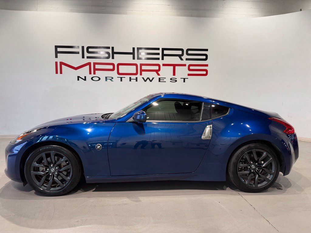 Used 2019 Nissan 370Z Coupe RWD image 3