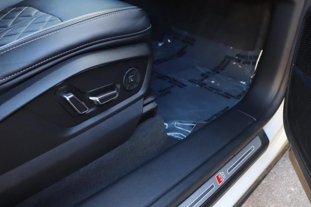 Used 2023 Audi SQ8 Prestige AWD/4WD image 31