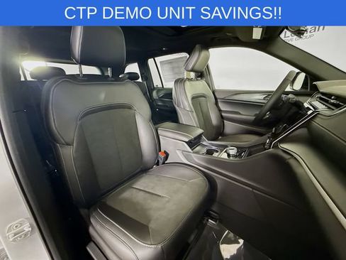 New 2025 Jeep Grand Cherokee Altitude AWD/4WD image 27