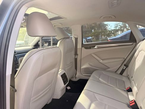 Used 2016 Volkswagen Passat 1.8T SE w/ Lighting Package (P06) image 11