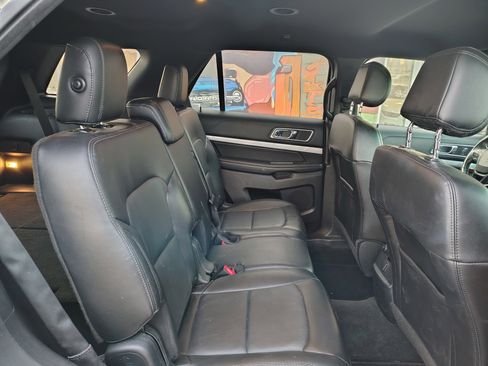 Used 2016 Ford Explorer XLT w/ Equipment Group 202A image 16