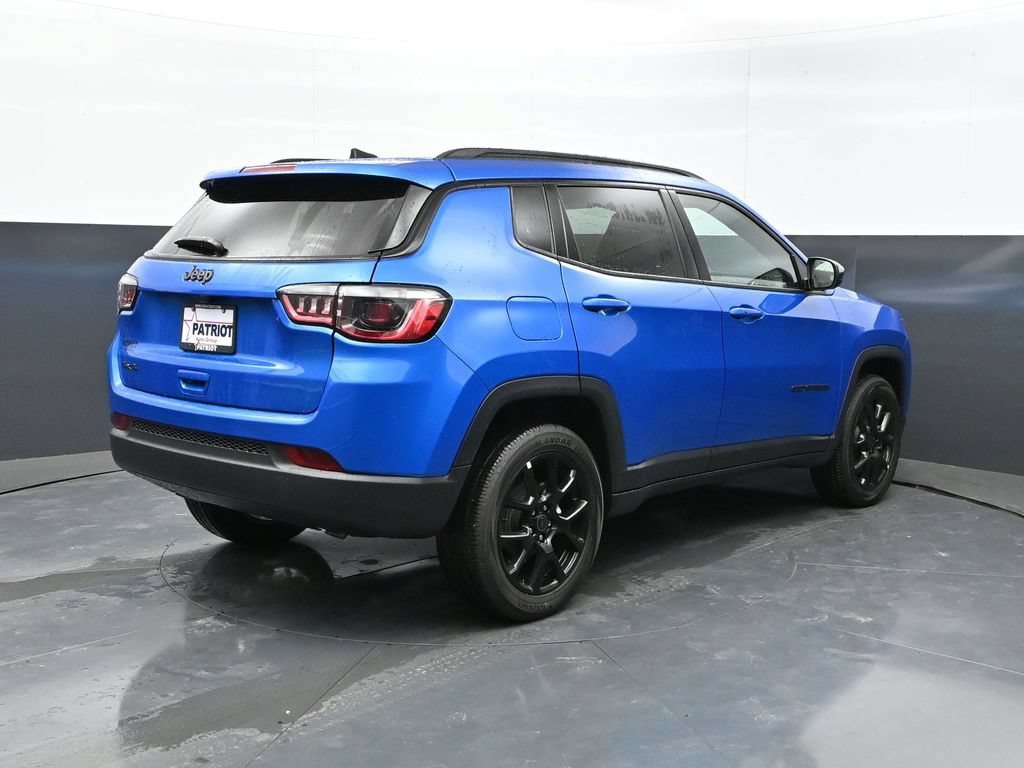 Used 2026 Jeep Compass Latitude AWD/4WD image 29