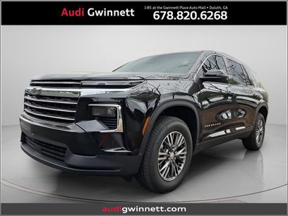 Used 2025 Chevrolet Traverse LT